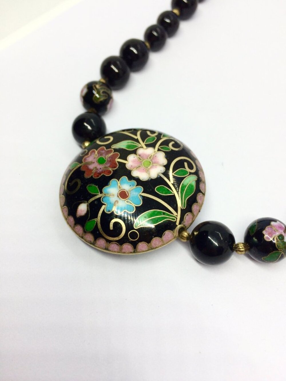 VINTAGE CLOISONNE NECKLACE Black Bead Floral Pendant Gold Tone Statement 22in - Picture 10 of 16